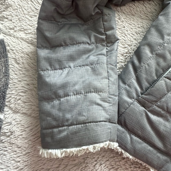 Reversible Northface girls coat size 10/12 - Picture 4 of 6